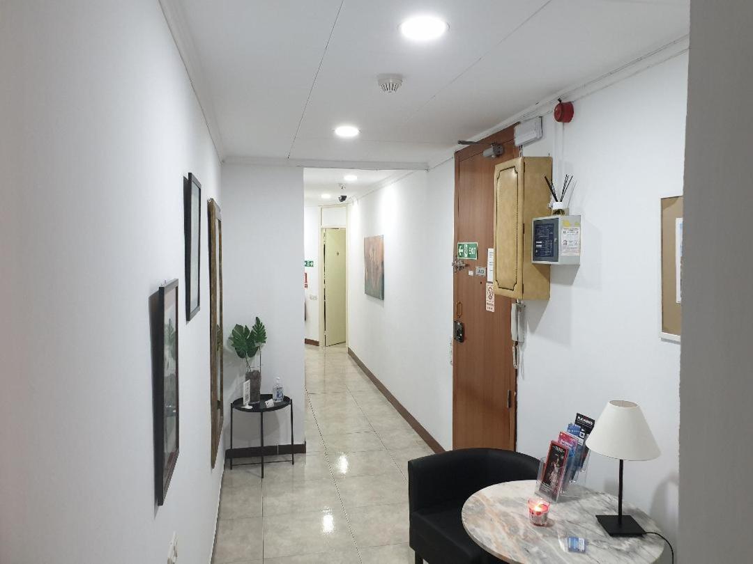 Hostal Absolut Stay (Adults Only) Barcelona Exterior photo